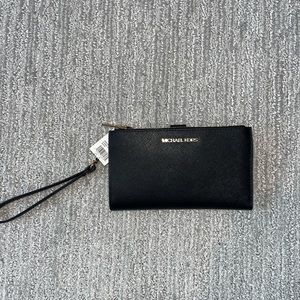 Michael Kors wallet (New w Tags)